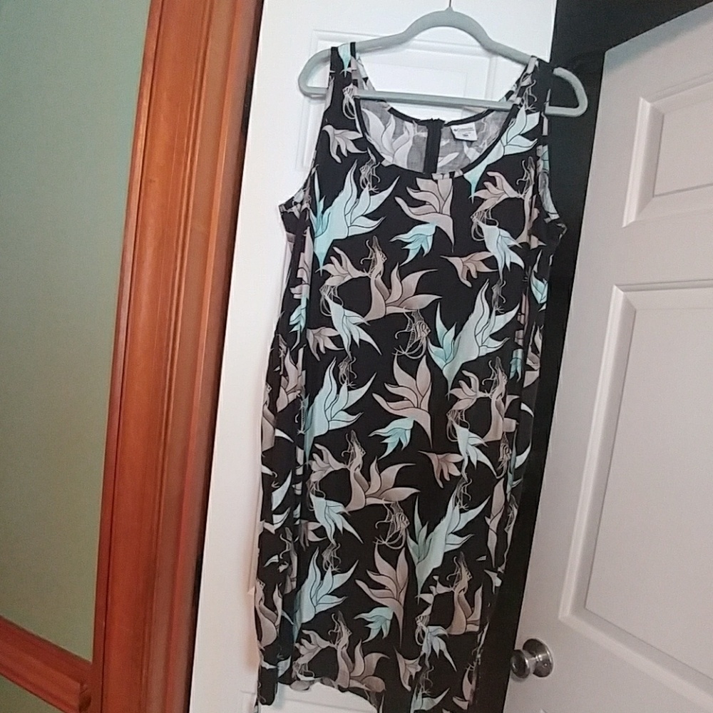 Sleeveless dress